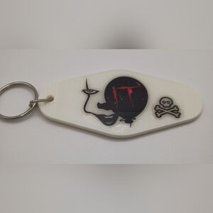 White Retro Motel Keychain with Horror Pennywise 'It' Clown Design